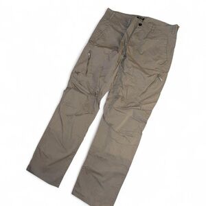 Arc'teryx Men's Cargo Pants in Tan Green